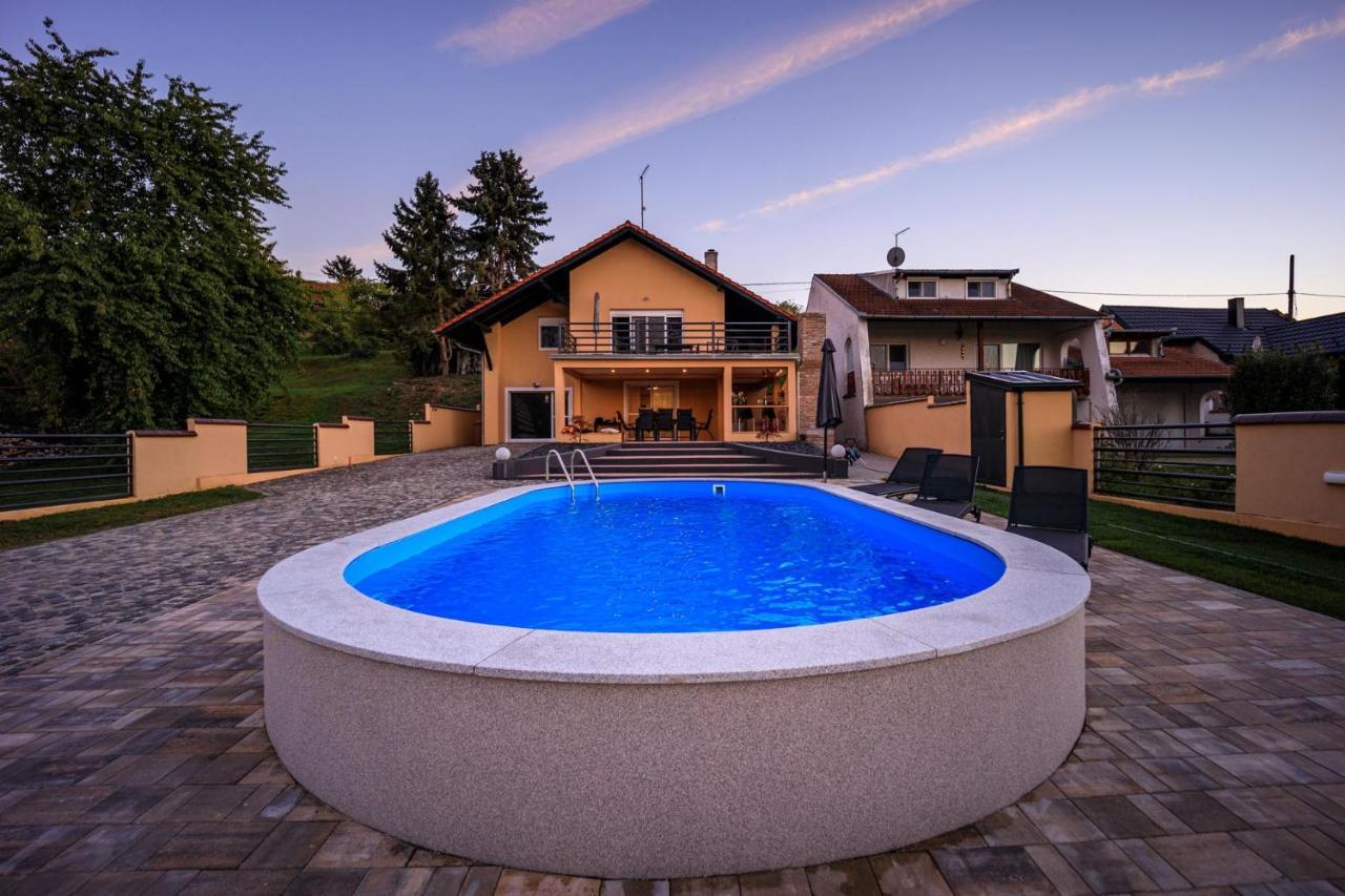 Villa Aljmaš Εξωτερικό φωτογραφία